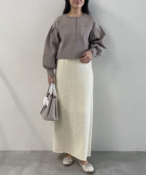 mysty woman(ミスティウーマン)の「メタルボタンジャケットライクカーディガン 315507(カーディガン/ボレロ・レディース・グレイッシュベージュ/オフホワイト/ライトブルー/ブラック・FREE)」の6枚目の写真