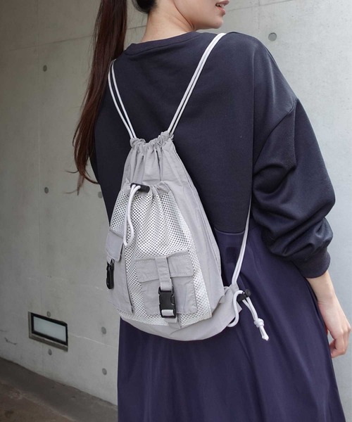 CORNERS（コーナーズ）の「ナイロンメッシュポケットナップサック（バックパック/リュック・レディース・ブラック/グレー/カーキ/ベージュ系その他・FREE）」の11枚目の写真