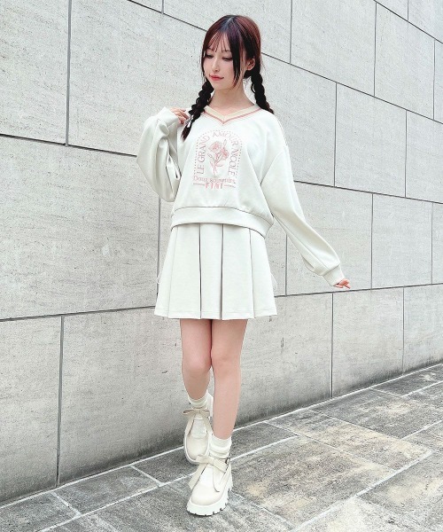 【新品】FINT マーガレットロゴ刺繍スウェット マーガレットロゴ刺繍スウェット/F i.n.t [53AI03j001] | F