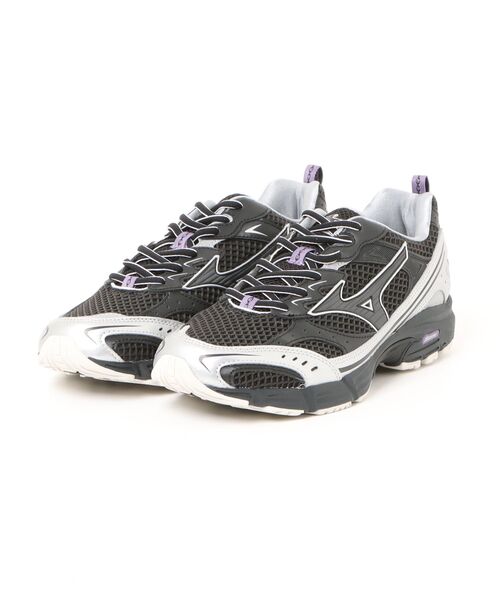 MIZUNO(ミズノ )の「【MIZUNO】D1GA251501 MXR(スニーカー・メンズ・シルバー・26cm/26.5cm/27cm/27.5cm/28cm/28.5cm)」の1枚目の写真