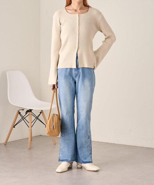 Kastane（カスタネ）の「【低身長サイズ/高身長サイズ/3サイズ展開】B ボタンスリットデニム（デニムパンツ・レディース・ブラック/ブルー・2/1/0）」の6枚目の写真