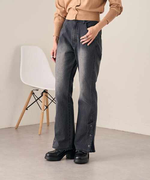 Kastane（カスタネ）の「【低身長サイズ/高身長サイズ/3サイズ展開】B ボタンスリットデニム（デニムパンツ・レディース・ブラック/ブルー・2/1/0）」の20枚目の写真