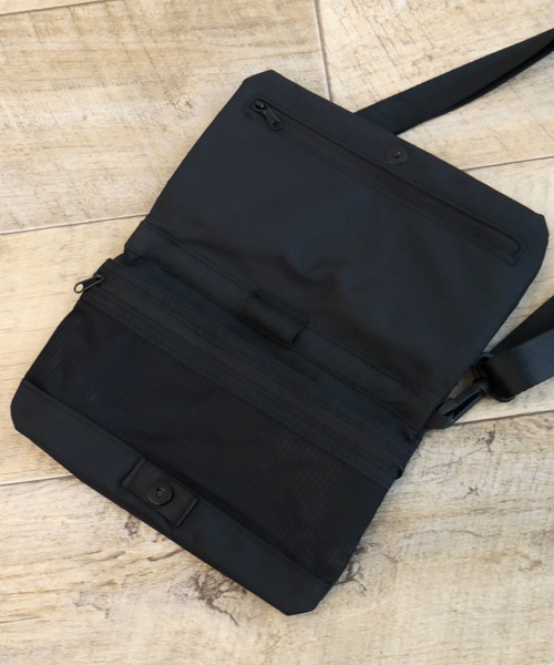GERRY(ジェリー)の「【GERRY/ジェリー】2WAY マルチサコッシュ (撥水加工)(ショルダーバッグ・メンズ・チャコール/ブラック・FREE)」の19枚目の写真