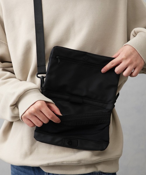 GERRY(ジェリー)の「【GERRY/ジェリー】2WAY マルチサコッシュ (撥水加工)(ショルダーバッグ・メンズ・チャコール/ブラック・FREE)」の14枚目の写真