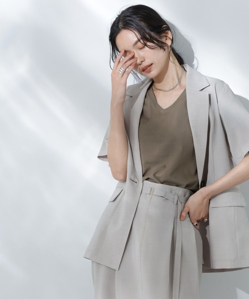 NANO universe（ナノユニバース）の「Anti Soaked(R) 汗染み防止VネックTシャツ（Tシャツ/カットソー・レディース・ホワイト/ブラック/カーキ/チャコール・S/M/L）」の4枚目の写真