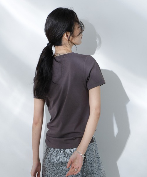 NANO universe（ナノユニバース）の「Anti Soaked(R) 汗染み防止VネックTシャツ（Tシャツ/カットソー・レディース・ホワイト/ブラック/カーキ/チャコール・S/M/L）」の20枚目の写真