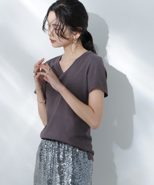 NANO universe（ナノユニバース）の「Anti Soaked(R) 汗染み防止VネックTシャツ（Tシャツ/カットソー・レディース・ホワイト/ブラック/カーキ/チャコール・S/M/L）」の22枚目の写真