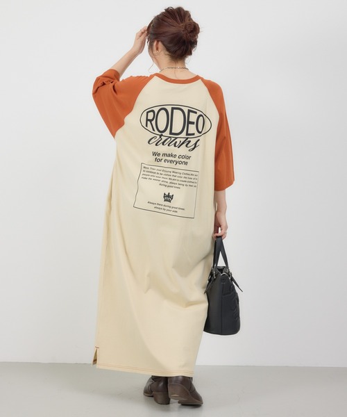 RODEO CROWNS WIDE BOWL(ロデオクラウンズワイドボウル)の「ロゴラグランスリーブワンピース(ワンピース・レディース・カーキ/ブラック/ブラウン/オフホワイト・FREE)」の4枚目の写真