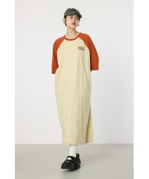 RODEO CROWNS WIDE BOWL(ロデオクラウンズワイドボウル)の「ロゴラグランスリーブワンピース(ワンピース・レディース・カーキ/ブラック/ブラウン/オフホワイト・FREE)」の18枚目の写真