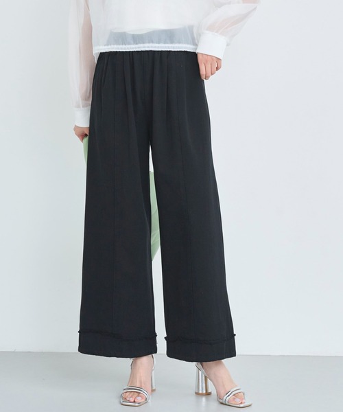 attiree(アティレー)の「裾切り替えチノパンツ(チノパンツ・レディース・ベージュ/ホワイト/ライトグレー/ブラック・MEDIUM/LARGE)」の2枚目の写真