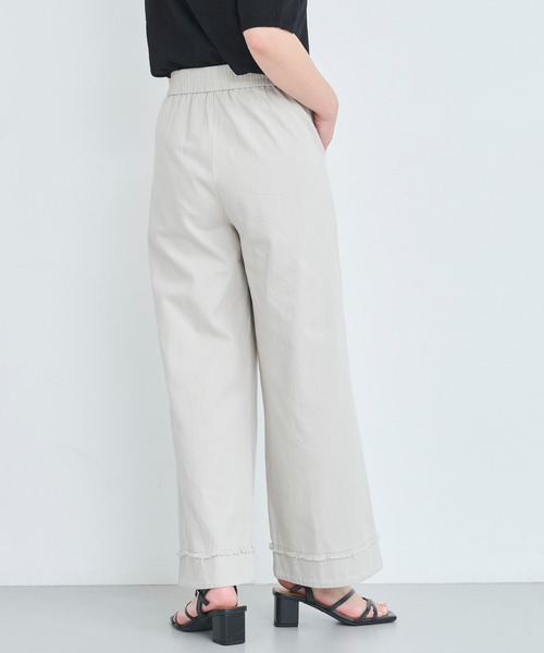 attiree(アティレー)の「裾切り替えチノパンツ(チノパンツ・レディース・ベージュ/ホワイト/ライトグレー/ブラック・MEDIUM/LARGE)」の11枚目の写真
