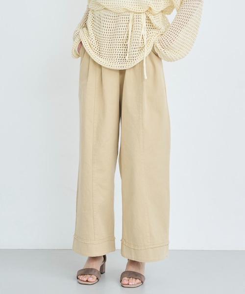 attiree(アティレー)の「裾切り替えチノパンツ(チノパンツ・レディース・ベージュ/ホワイト/ライトグレー/ブラック・MEDIUM/LARGE)」の13枚目の写真