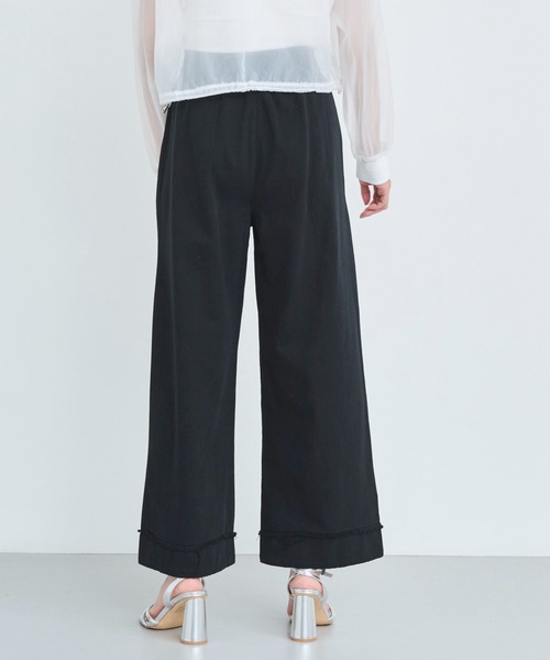 attiree(アティレー)の「裾切り替えチノパンツ(チノパンツ・レディース・ベージュ/ホワイト/ライトグレー/ブラック・MEDIUM/LARGE)」の18枚目の写真