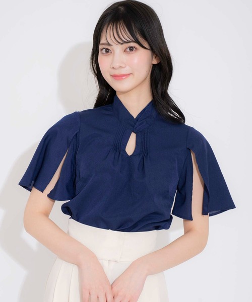 NOELA(ノエラ)の「フレアスリーブツイストブラウス(シャツ/ブラウス・レディース・オフホワイト/ネイビー/ベージュ・フリー)」の1枚目の写真
