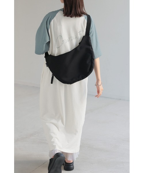 HUG.U(ハグユー)の「ラグランTシャツ ワンピース(ワンピース・レディース・アイボリー/グレー・FREE)」の4枚目の写真