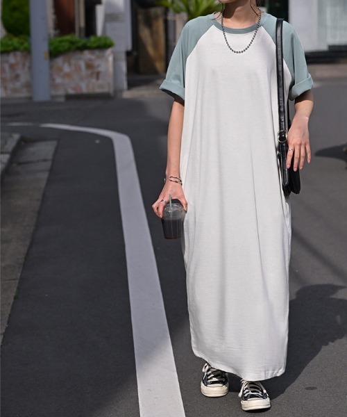 HUG.U(ハグユー)の「ラグランTシャツ ワンピース(ワンピース・レディース・アイボリー/グレー・FREE)」の15枚目の写真