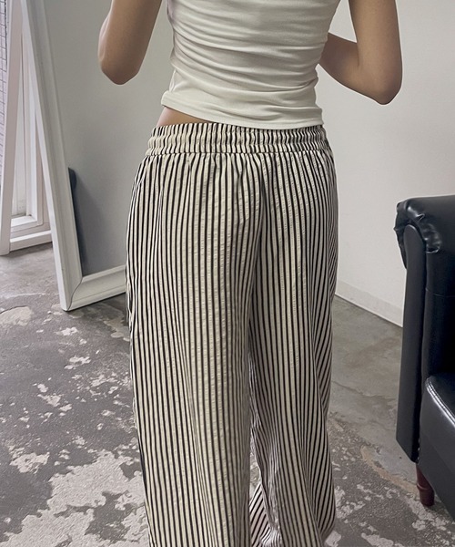 FOLLOWIN（フォロウィン）の「【ウエストゴムで調節可能】ストライプワイドパンツ（その他パンツ・レディース・ブラック/ベージュ・FREE）」の4枚目の写真