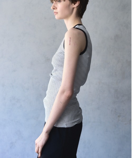 Muel Chic(ミュエルシック)の「Lay border tanktop レイボーダータンクトップ(タンクトップ・レディース・ブラック/ホワイト/ライトグリーン/モカ・FREE)」の9枚目の写真