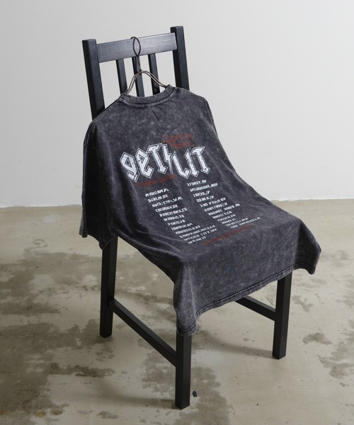 Revo.(レボ)の「グランジ フェード加工 ロック グラフィックプリント オーバーサイズ 半袖Tシャツ(Tシャツ/カットソー・メンズ・グレー/ブラウン/ブラック/ブラック系その他2/グレー系その他/ブラック系その他・M/L)」の18枚目の写真