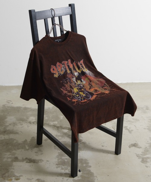 Revo.(レボ)の「グランジ フェード加工 ロック グラフィックプリント オーバーサイズ 半袖Tシャツ(Tシャツ/カットソー・メンズ・グレー/ブラウン/ブラック/ブラック系その他2/グレー系その他/ブラック系その他・M/L)」の19枚目の写真