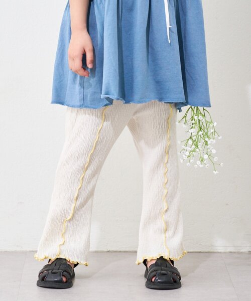 CIAOPANIC TYPY（チャオパニックティピー）の「【KIDS】メロウストレッチフレアカットパンツ（その他パンツ・キッズ・グリーン/オフホワイト/オレンジ/ブラック/グレー・MEDIUM/LARGE/XX-LARGE/SMALL/X-LARGE）」の2枚目の写真