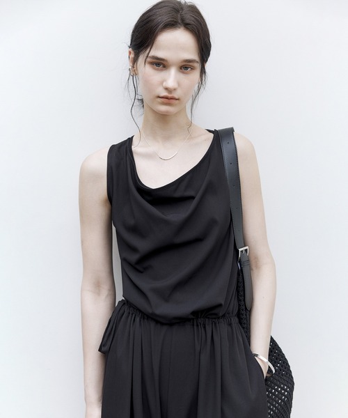 tageechita（タジチタ）の「【tageechita】リラックス感漂う ノースリーブ ドレープネックワイドサロペット（サロペット/オーバーオール・レディース・ブラック・S/M/L）」の19枚目の写真
