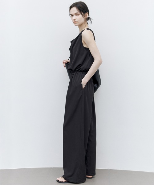 tageechita（タジチタ）の「【tageechita】リラックス感漂う ノースリーブ ドレープネックワイドサロペット（サロペット/オーバーオール・レディース・ブラック・S/M/L）」の20枚目の写真