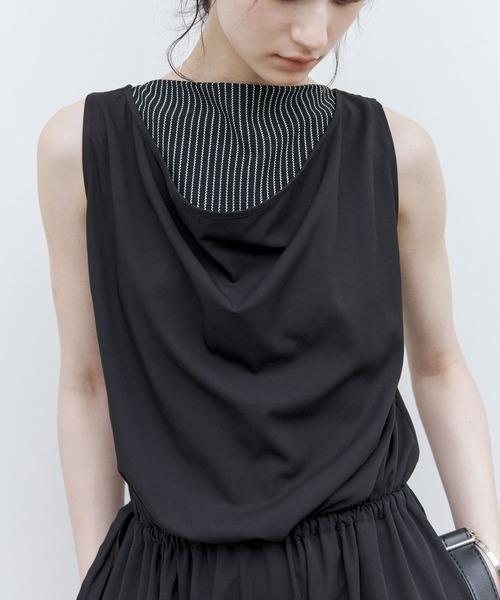 tageechita（タジチタ）の「【tageechita】リラックス感漂う ノースリーブ ドレープネックワイドサロペット（サロペット/オーバーオール・レディース・ブラック・S/M/L）」の4枚目の写真