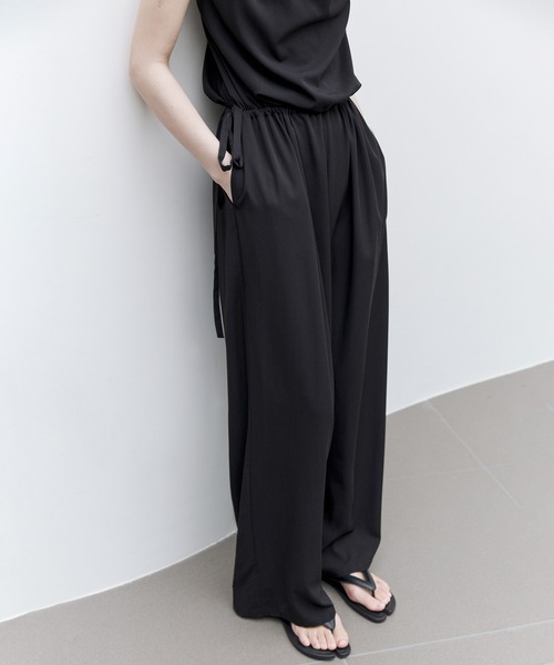 tageechita（タジチタ）の「【tageechita】リラックス感漂う ノースリーブ ドレープネックワイドサロペット（サロペット/オーバーオール・レディース・ブラック・S/M/L）」の7枚目の写真