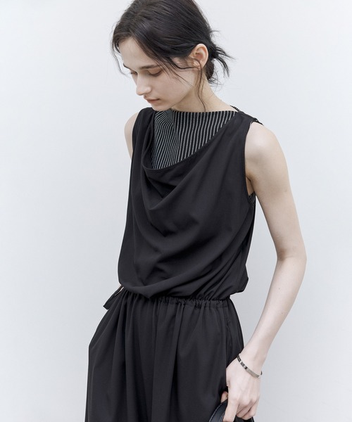 tageechita（タジチタ）の「【tageechita】リラックス感漂う ノースリーブ ドレープネックワイドサロペット（サロペット/オーバーオール・レディース・ブラック・S/M/L）」の9枚目の写真