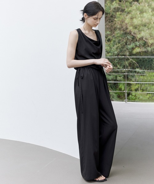 tageechita（タジチタ）の「【tageechita】リラックス感漂う ノースリーブ ドレープネックワイドサロペット（サロペット/オーバーオール・レディース・ブラック・S/M/L）」の11枚目の写真