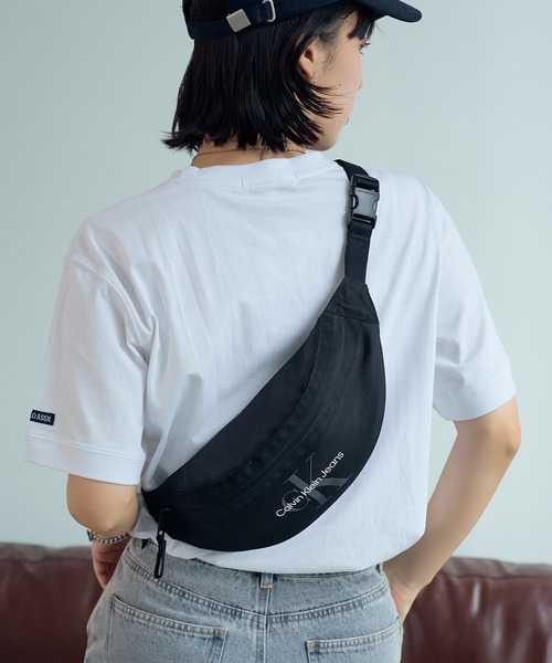 Calvin Klein Jeans(カルヴァンクラインジーンズ)の「【Calvin Klein JEANS/カルバンクライン ジーンズ】SPORT ESSENTIALS WAISTBAG38 M / スポーツ エッセンシャル ウエスト バッグ(ボディバッグ/ウエストポーチ・メンズ・ブラック・FREE)」の2枚目の写真