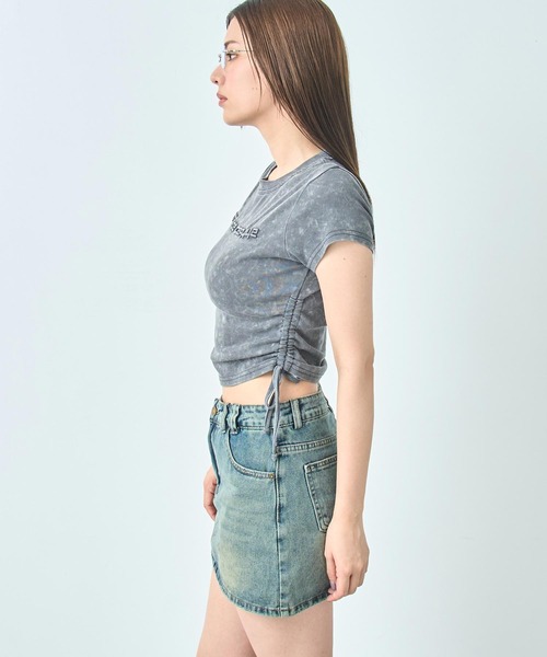 ANAP（アナップ）の「サイドギャザー ケミカルウォッシュ エンボス ロゴ Tシャツ（Tシャツ/カットソー・レディース・グレー/ブラック/ピンク/グレー系その他・FREE）」の9枚目の写真