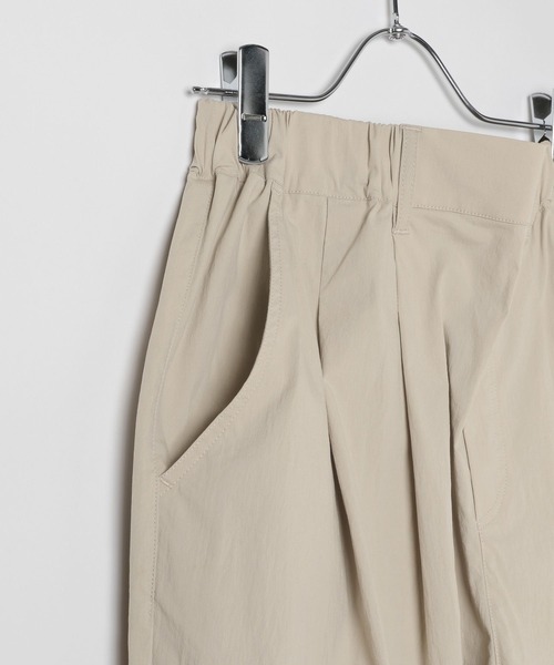 BAYFLOW（ベイフロー）の「[ストレッチ入り]ボリュームコクーンパンツ（その他パンツ・レディース・ブラック/グレイッシュベージュ・FREE）」の17枚目の写真