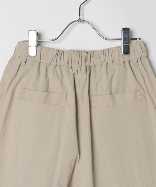 BAYFLOW（ベイフロー）の「[ストレッチ入り]ボリュームコクーンパンツ（その他パンツ・レディース・ブラック/グレイッシュベージュ・FREE）」の20枚目の写真