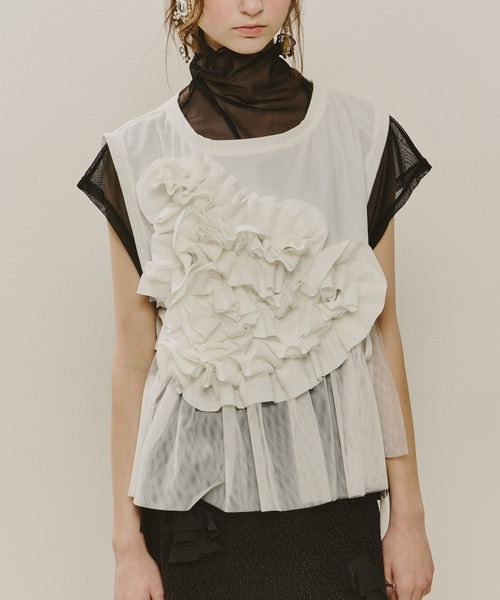 【専用】IORE BELLE TOPS ベルトップス　新品未使用 ボリュームBIGフラワーフリルTOPS（Tシャツ/カットソー）｜J1U