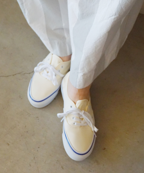 JOURNAL STANDARD LUXE(ジャーナルスタンダード ラックス)の「【VANS】 LX Authentic Reissue 44(スニーカー・レディース・ネイビー/アイボリー・40/5/5.5/4.5)」の3枚目の写真