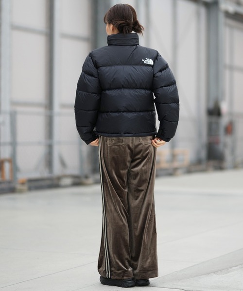 THE NORTH FACE(ザノースフェイス)の「THE NORTH FACE/ザ・ノース・フェイス SHORT NUPTSE JKT ダウンジャケット ショートヌプシジャケット 撥水 NDW92555(ダウンジャケット/コート・レディース・フューシャピンク/ライトカーキ/ブラック・M/S/XL/L)」の7枚目の写真