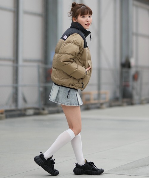 THE NORTH FACE(ザノースフェイス)の「THE NORTH FACE/ザ・ノース・フェイス SHORT NUPTSE JKT ダウンジャケット ショートヌプシジャケット 撥水 NDW92555(ダウンジャケット/コート・レディース・フューシャピンク/ライトカーキ/ブラック・M/S/XL/L)」の17枚目の写真