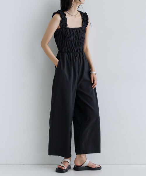 GALLEST（ギャレスト）の「【一部店舗限定】ショルダーシャーリングサロペット（サロペット/オーバーオール・レディース・ナチュラル/ブラウン系その他/ブラック・38）」の2枚目の写真