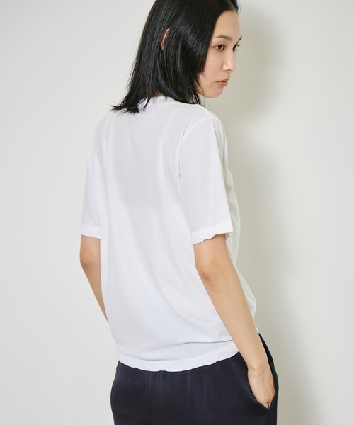 ATON(エイトン)の「【ATON/エイトン】FRESCA SINGLE JERSEY STANDARD T-SHIRT/クルーネックカットソー/コットンコンパクトTシャツ(Tシャツ/カットソー・レディース・グリーン/ホワイト/ブラック/ベージュ/ピンク/サックスブルー・1)」の13枚目の写真