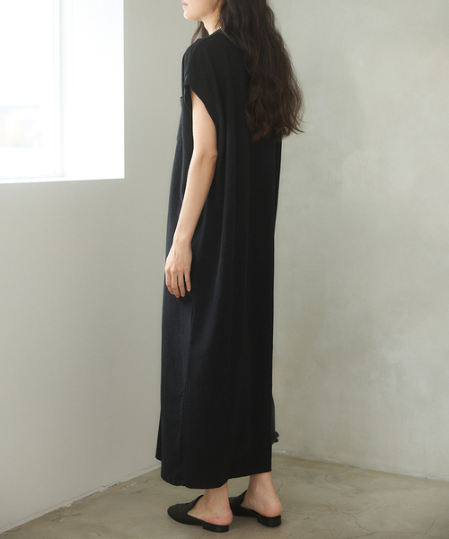 IENA（イエナ）の「《追加》BLACK ポケットTドレス（ワンピース・レディース・ブラック/グレー・38/36）」の5枚目の写真