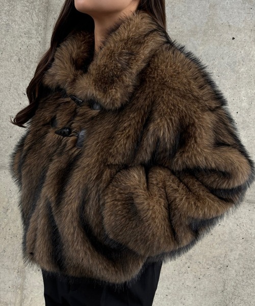 GeeRA（ジーラ）の「MIXカラーフェイクファーショートブルゾン（ブルゾン・レディース・ライトブラウン・MEDIUM/LARGE）」の6枚目の写真