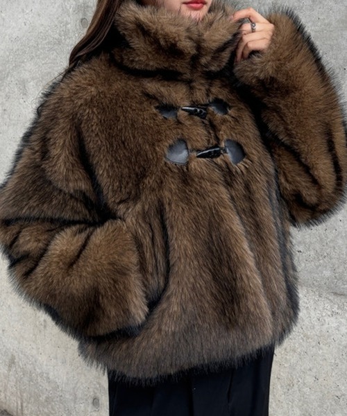 GeeRA（ジーラ）の「MIXカラーフェイクファーショートブルゾン（ブルゾン・レディース・ライトブラウン・MEDIUM/LARGE）」の7枚目の写真