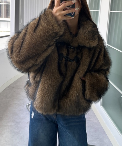 GeeRA（ジーラ）の「MIXカラーフェイクファーショートブルゾン（ブルゾン・レディース・ライトブラウン・MEDIUM/LARGE）」の8枚目の写真