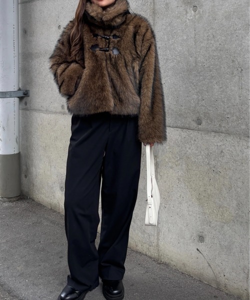 GeeRA（ジーラ）の「MIXカラーフェイクファーショートブルゾン（ブルゾン・レディース・ライトブラウン・MEDIUM/LARGE）」の9枚目の写真