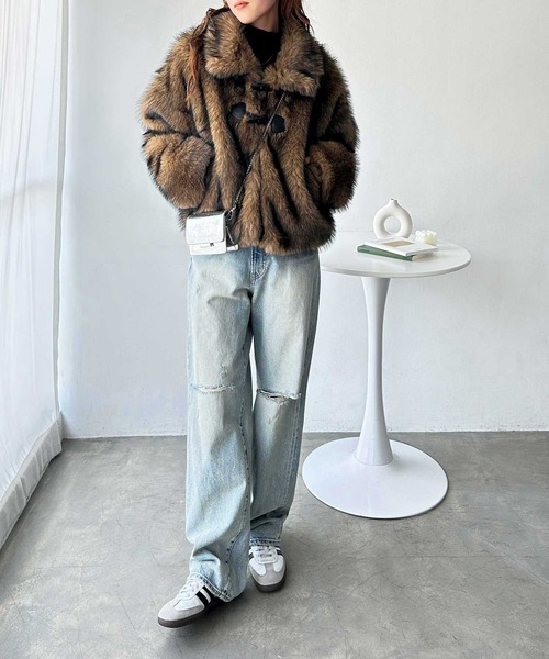 GeeRA（ジーラ）の「MIXカラーフェイクファーショートブルゾン（ブルゾン・レディース・ライトブラウン・MEDIUM/LARGE）」の12枚目の写真