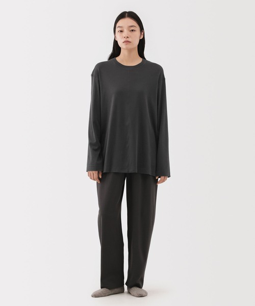 MUJI Labo(ムジラボ)の「〔MUJI Labo〕男女兼用 スムースジャージー長袖プルオーバー(ジャージ・メンズ・オフホワイト/ブラック/ダークブラウン/ダークグレー・S/M/L/XL)」の21枚目の写真
