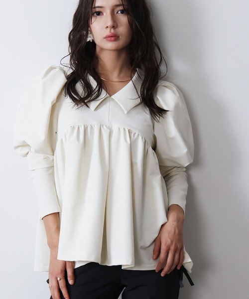 PICCIN PERLA（ピッチンペルラ）の「ビッグカラーペプラムブラウス（シャツ/ブラウス・レディース・アイボリー/ブラック・M）」の2枚目の写真