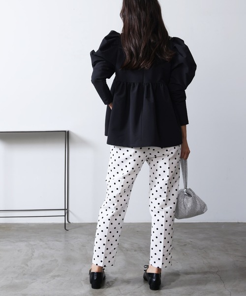 PICCIN PERLA（ピッチンペルラ）の「ビッグカラーペプラムブラウス（シャツ/ブラウス・レディース・アイボリー/ブラック・M）」の16枚目の写真